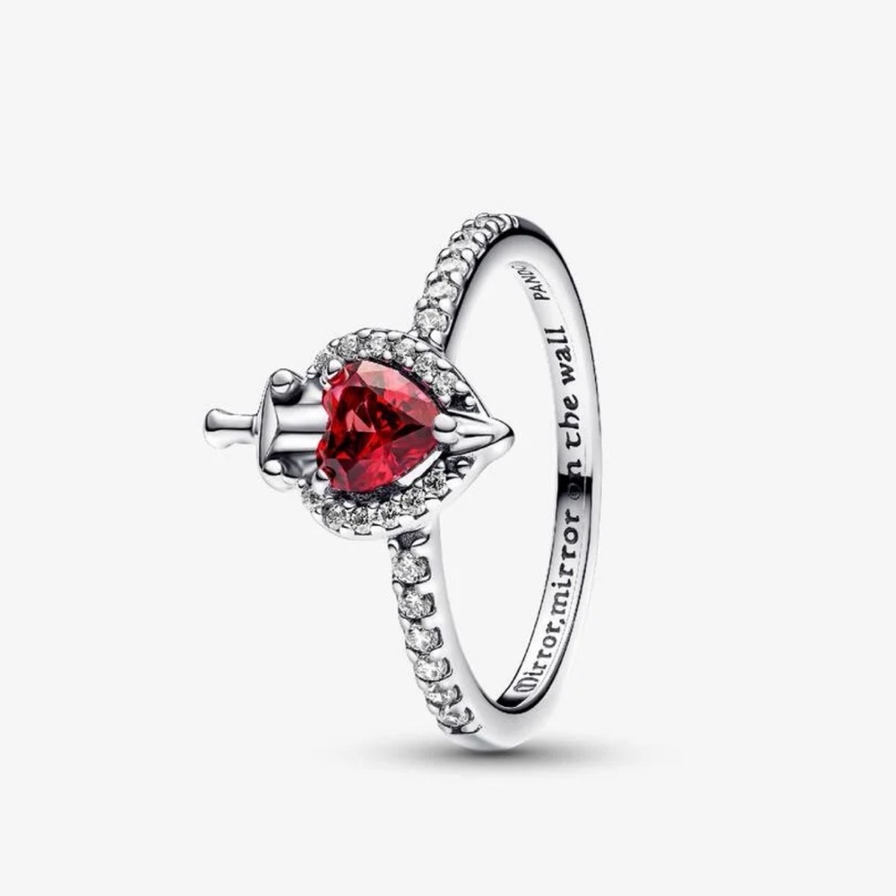 Authentic Disney Villains Evil Queen Ring